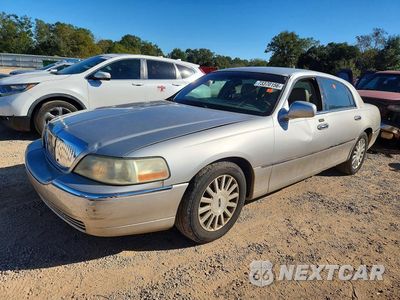2004 LINCOLN TOWN CAR EXECUTIVE 1LNHM81W14Y644733 - główne zdjęcie licytacji z USA - miniatura