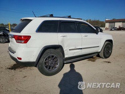 Trzecie zdjęcie samochodu z tyłu: 2013 JEEP GRAND CHEROKEE LAREDO VIN:1C4RJFAG4DC635035 - miniatura