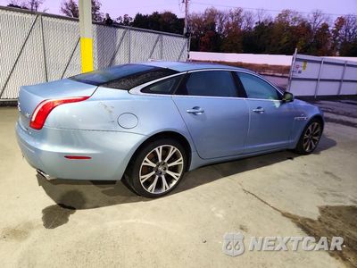 Trzecie zdjęcie samochodu z tyłu: 2010 JAGUAR XJL PORTFOLIO VIN:SAJWA2GE2AMV00323 - miniatura