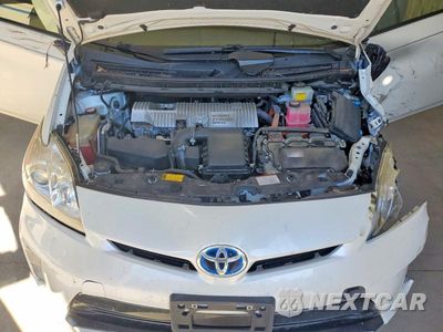 Zdjęcie 11 z 12 samochodu: 2015 TOYOTA PRIUS FOUR VIN:JTDKN3DU3F1926033 - miniatura