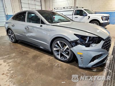 Czwarte zdjęcie samochodu z boku: 2023 HYUNDAI SONATA SEL PLUS VIN:KMHL44J25PA279227 - miniatura