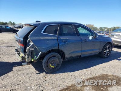 Trzecie zdjęcie samochodu z tyłu: 2018 VOLVO XC60 T6 MOMENTUM VIN:YV4A22RK3J1007760 - miniatura