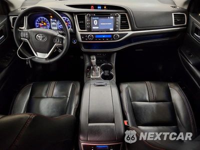 Zdjęcie 8 z 14 samochodu: 2019 TOYOTA HIGHLANDER SE VIN:5TDJZRFHXKS918379 - miniatura