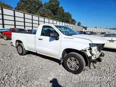 Czwarte zdjęcie samochodu z boku: 2021 CHEVROLET SILVERADO C1500 VIN:3GCNWAEF1MG252624 - miniatura