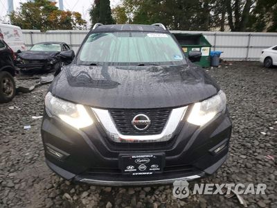 Piąte zdjęcie samochodu w środku: 2018 NISSAN ROGUE S VIN:KNMAT2MV0JP609899 - miniatura