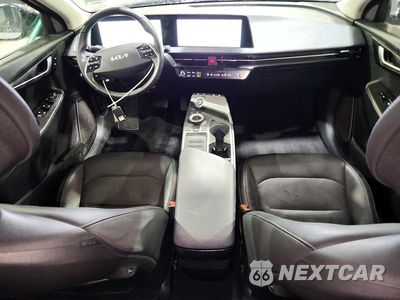 Zdjęcie 8 z 13 samochodu: 2023 KIA EV6 WIND VIN:KNDC34LA0P5130356 - miniatura