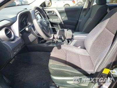 Zdjęcie 7 z 14 samochodu: 2017 TOYOTA RAV4 LE VIN:JTMBFREV4HJ148822 - miniatura