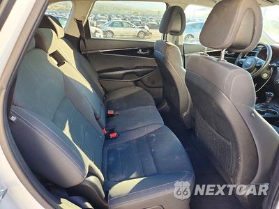 Zdjęcie 10 z 12 samochodu: 2016 KIA SORENTO LX VIN:5XYPG4A30GG146669 - miniatura