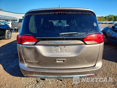 Zdjęcie 6 z 14 samochodu: 2017 CHRYSLER PACIFICA TOURING L VIN:2C4RC1BG3HR777434 - miniatura