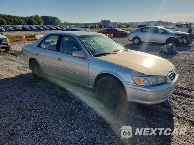 Czwarte zdjęcie samochodu z boku: 2001 TOYOTA CAMRY CE VIN:4T1BG22K31U817337 - miniatura