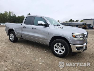 Czwarte zdjęcie samochodu z boku: 2019 RAM 1500 LARAMIE VIN:1C6SRFDT9KN860787 - miniatura