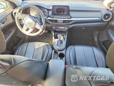 Zdjęcie 8 z 12 samochodu: 2019 KIA FORTE LXS VIN:3KPF24AD4KE109116 - miniatura