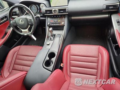 Zdjęcie 8 z 12 samochodu: 2017 LEXUS IS 200T VIN:JTHBA1D23H5040416 - miniatura