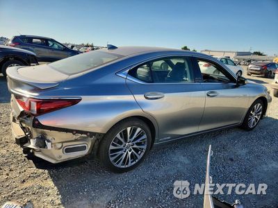 Trzecie zdjęcie samochodu z tyłu: 2019 LEXUS ES 300H VIN:JTHB21B19K2034751 - miniatura