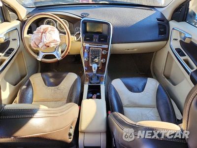 Zdjęcie 8 z 13 samochodu: 2013 VOLVO XC60 T6 VIN:YV4902DZ1D2442532 - miniatura