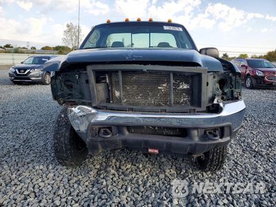 Piąte zdjęcie samochodu w środku: 2003 FORD F250 SUPER DUTY VIN:1FTNF21L83EA67610 - miniatura