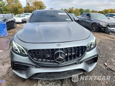 Piąte zdjęcie samochodu w środku: 2018 MERCEDES-BENZ E 63 AMG-S VIN:WDDZF8KB2JA450334 - miniatura