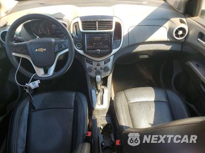 Zdjęcie 8 z 12 samochodu: 2020 CHEVROLET SONIC PREMIER VIN:1G1JF5SB3L4113316 - miniatura