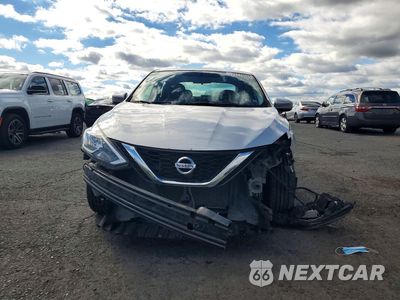 Piąte zdjęcie samochodu w środku: 2017 NISSAN SENTRA S VIN:3N1AB7AP4HY241678 - miniatura