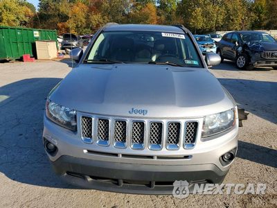 Piąte zdjęcie samochodu w środku: 2016 JEEP COMPASS LATITUDE VIN:1C4NJDEB0GD757911 - miniatura