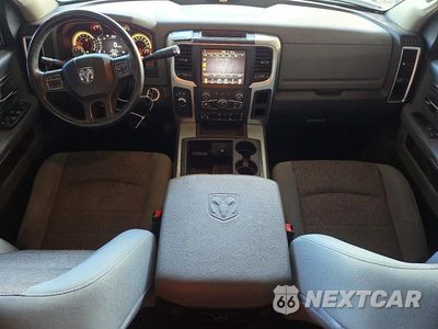 Zdjęcie 8 z 13 samochodu: 2013 RAM 2500 SLT VIN:3C6UR5DL5DG524715 - miniatura