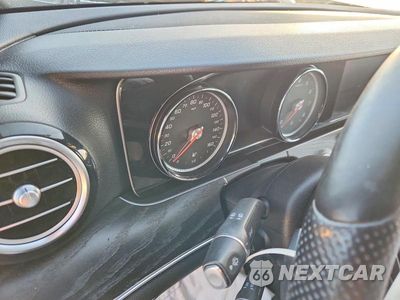 Zdjęcie 9 z 12 samochodu: 2018 MERCEDES-BENZ E 300 VIN:WDDZF4JB2JA311038 - miniatura