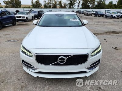 Piąte zdjęcie samochodu w środku: 2018 VOLVO S90 T5 MOMENTUM VIN:LVY982AK1JP004474 - miniatura