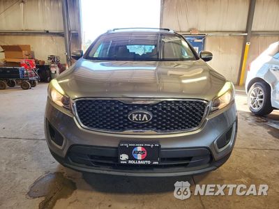 Piąte zdjęcie samochodu w środku: 2016 KIA SORENTO LX V6 VIN:5XYPGDA58GG174608 - miniatura