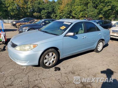 2005 TOYOTA CAMRY LE 4T1BE32K15U969344 - główne zdjęcie licytacji z USA - miniatura