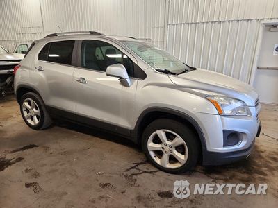 Czwarte zdjęcie samochodu z boku: 2015 CHEVROLET TRAX LTZ VIN:3GNCJTSB1FL245130 - miniatura