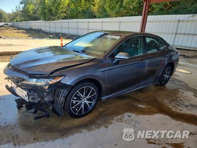2024 TOYOTA CAMRY SE 4T1G11AKXRU891482 - główne zdjęcie licytacji z USA - miniatura