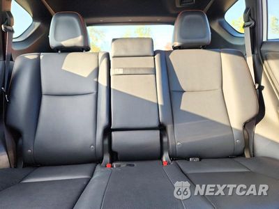 Zdjęcie 10 z 13 samochodu: 2018 TOYOTA RAV4 HV SE VIN:JTMJJREV6JD224622 - miniatura