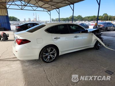 Trzecie zdjęcie samochodu z tyłu: 2016 INFINITI Q70 3.7 VIN:JN1BY1AP2GM221270 - miniatura