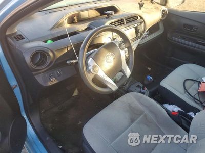 Zdjęcie 8 z 12 samochodu: 2015 TOYOTA PRIUS C ONE VIN:JTDKDTB33F1089894 - miniatura