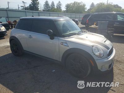 Czwarte zdjęcie samochodu z boku: 2013 MINI COOPER S VIN:WMWSV3C55DT476068 - miniatura