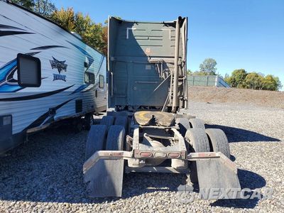 Zdjęcie 6 z 13 samochodu: 2020 VOLVO VNL SEMI TRUCK VIN:4V4NC9EJ7LN216670 - miniatura