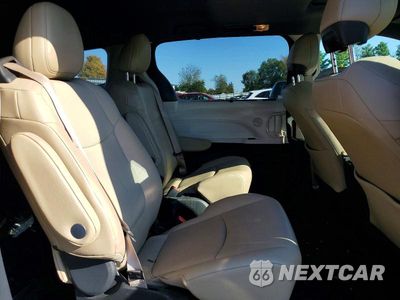 Zdjęcie 11 z 13 samochodu: 2024 TOYOTA SIENNA XLE 7-PASSENGER VIN:5TDJSKFC8RS144742 - miniatura