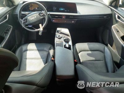Zdjęcie 8 z 12 samochodu: 2024 KIA EV6 WIND VIN:KNDC34LA5R5614073 - miniatura