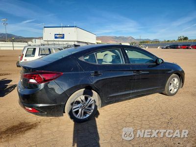 Trzecie zdjęcie samochodu z tyłu: 2019 HYUNDAI ELANTRA VALUE EDITION VIN:5NPD84LF2KH427445 - miniatura
