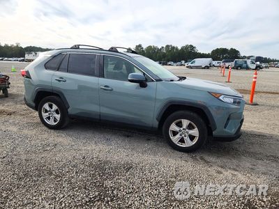 Czwarte zdjęcie samochodu z boku: 2020 TOYOTA RAV4 XLE VIN:JTMP1RFV5LJ026028 - miniatura