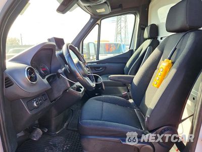 Zdjęcie 7 z 12 samochodu: 2019 MERCEDES-BENZ SPRINTER 3500/4500 VIN:WDAPF4CD9KN025829 - miniatura