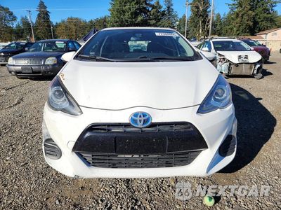 Piąte zdjęcie samochodu w środku: 2016 TOYOTA PRIUS C THREE VIN:JTDKDTB36G1136739 - miniatura