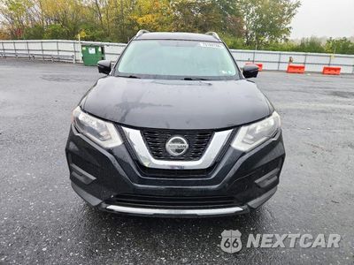 Piąte zdjęcie samochodu w środku: 2018 NISSAN ROGUE SV VIN:KNMAT2MV8JP526009 - miniatura