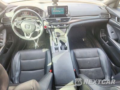 Zdjęcie 8 z 12 samochodu: 2018 HONDA ACCORD SPORT VIN:1HGCV1F30JA051646 - miniatura