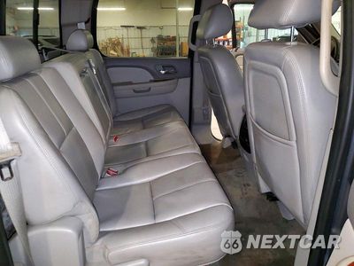 Zdjęcie 10 z 12 samochodu: 2011 CHEVROLET SILVERADO K3500 LTZ VIN:1GC4K1C80BF204851 - miniatura
