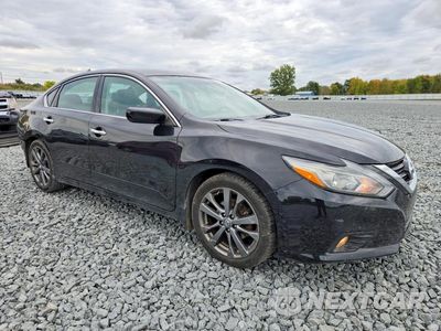 Czwarte zdjęcie samochodu z boku: 2018 NISSAN ALTIMA 2.5 SR VIN:1N4AL3AP2JC275254 - miniatura