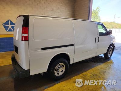 Trzecie zdjęcie samochodu z tyłu: 2021 CHEVROLET EXPRESS G2500 VIN:1GCWGAFP9M1302113 - miniatura