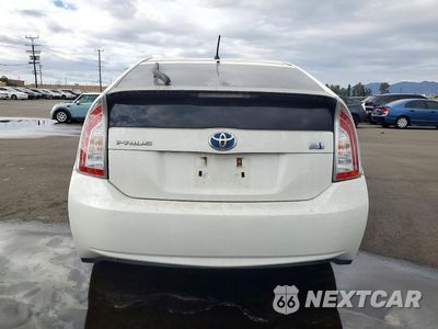 Zdjęcie 6 z 13 samochodu: 2012 TOYOTA PRIUS TWO VIN:JTDKN3DU3C5510116 - miniatura