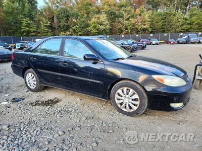 Czwarte zdjęcie samochodu z boku: 2003 TOYOTA CAMRY XLE V6 VIN:JTDBF32K830123542 - miniatura