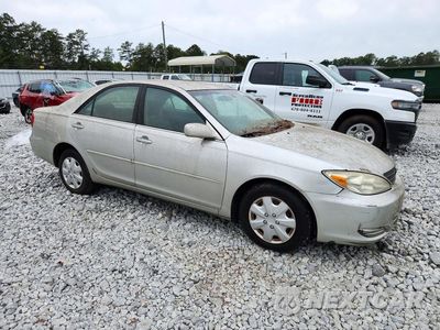 Czwarte zdjęcie samochodu z boku: 2002 TOYOTA CAMRY LE VIN:4T1BE32K92U005201 - miniatura